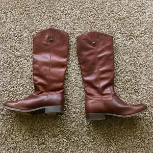 Gorgeous Melissa button cognac Frye boots